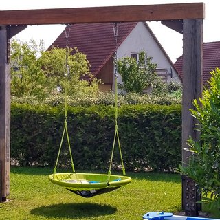 Schaukel aus Eichenschwellen