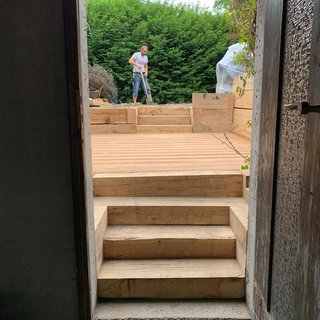 Treppe aus Eichenschwellen